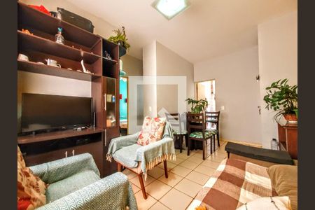 Sala de apartamento à venda com 2 quartos, 45m² em Heliópolis, Belo Horizonte