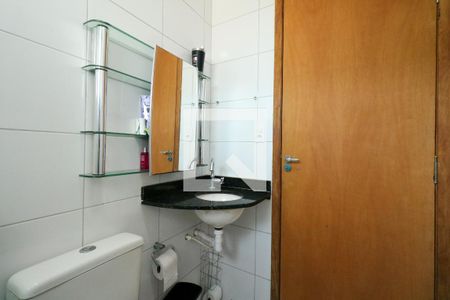 Casa à venda com 331m², 4 quartos e 3 vagas Casa à venda com 331m², 4 quartos e 3 vagasBanheiro Social