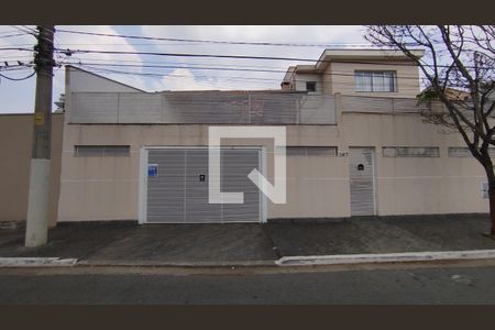 Casa à venda com 331m², 4 quartos e 3 vagas Casa à venda com 331m², 4 quartos e 3 vagasFachada