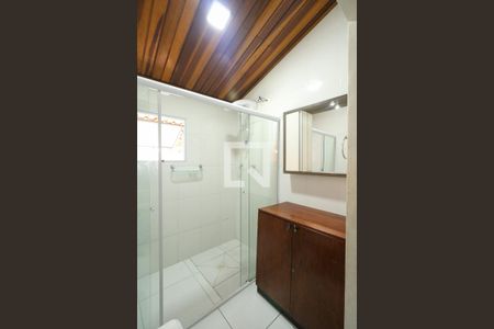 Casa à venda com 331m², 4 quartos e 3 vagas Casa à venda com 331m², 4 quartos e 3 vagasBanheiro da Suíte