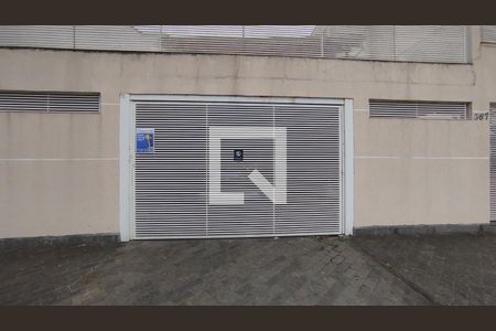 Casa à venda com 331m², 4 quartos e 3 vagas Casa à venda com 331m², 4 quartos e 3 vagasFachada