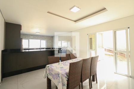 Casa à venda com 331m², 4 quartos e 3 vagas Casa à venda com 331m², 4 quartos e 3 vagasSala de Jantar