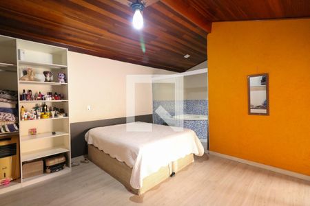 Casa à venda com 331m², 4 quartos e 3 vagas Casa à venda com 331m², 4 quartos e 3 vagasSuíte