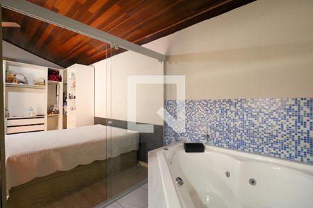 Casa à venda com 331m², 4 quartos e 3 vagas Casa à venda com 331m², 4 quartos e 3 vagasSuíte