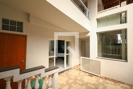 Casa à venda com 331m², 4 quartos e 3 vagas Casa à venda com 331m², 4 quartos e 3 vagasQuintal