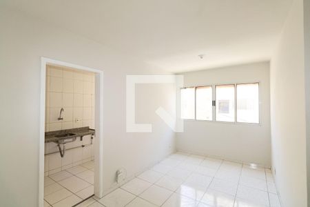 Sala de apartamento para alugar com 2 quartos, 60m² em Inhoaíba, Rio de Janeiro