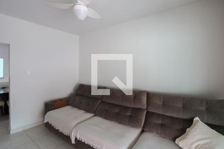 Sala de casa à venda com 3 quartos, 360m² em Tupi, Belo Horizonte