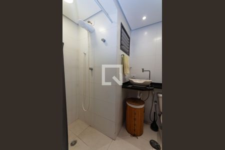 Banheiro Social de apartamento à venda com 2 quartos, 75m² em Vila Ipojuca, São Paulo