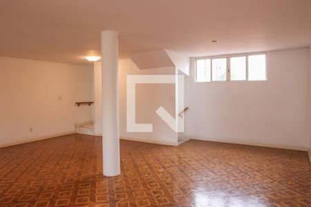 Casa para alugar com 205m², 3 quartos e 2 vagasSala