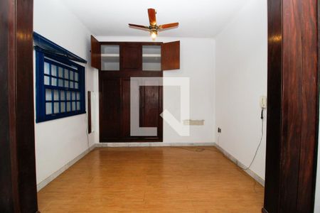 Quarto 2 de casa à venda com 3 quartos, 200m² em Floresta, Belo Horizonte