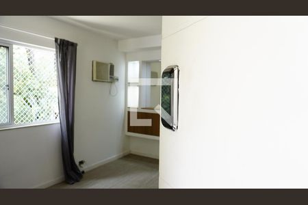 Sala de casa de condomínio à venda com 2 quartos, 100m² em Pechincha, Rio de Janeiro