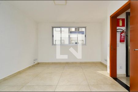 Sala de estar de apartamento para alugar com 3 quartos, 90m² em Ipiranga, Belo Horizonte