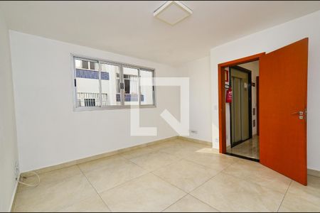 Sala de estar de apartamento para alugar com 3 quartos, 90m² em Ipiranga, Belo Horizonte