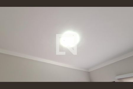 Detalhe da sala de casa para alugar com 2 quartos, 70m² em Guilhermina, Praia Grande