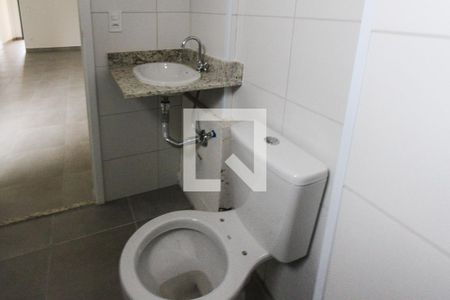 Banheiro de apartamento para alugar com 1 quarto, 31m² em Parque da Vila Prudente, São Paulo