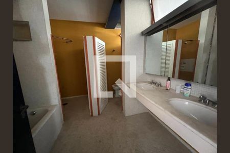 Banheiro de casa à venda com 3 quartos, 350m² em Cidade Jardim, São Paulo