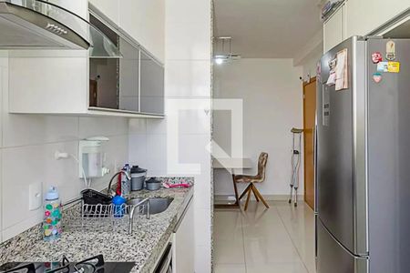 Cozinha de apartamento à venda com 2 quartos, 60m² em Cinquentenario, Belo Horizonte