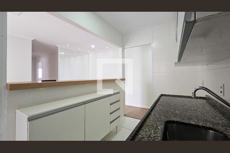 Cozinha de apartamento para alugar com 2 quartos, 84m² em Campininha, São Paulo