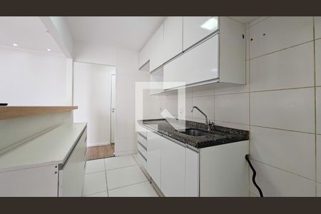 Cozinha de apartamento para alugar com 2 quartos, 84m² em Campininha, São Paulo