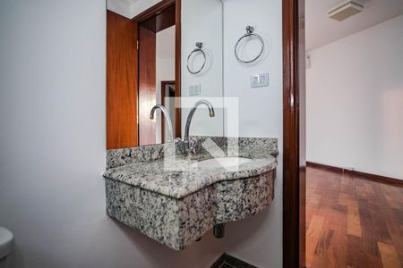 Lavabo  de apartamento para alugar com 4 quartos, 145m² em Vila Oliveira, Mogi das Cruzes