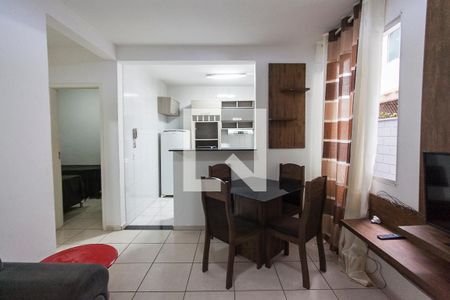 Sala de apartamento para alugar com 2 quartos, 45m² em Gávea, Uberlândia