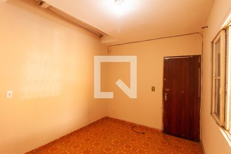 Casa à venda com 100m², 2 quartos e 2 vagasSala