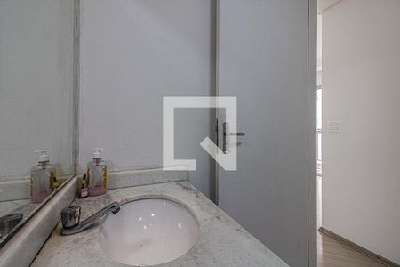 banheiro social_4 de apartamento para alugar com 2 quartos, 57m² em Sacoma, São Paulo