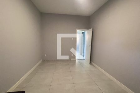 Quarto de casa para alugar com 2 quartos, 50m² em Jardim Vinte E Cinco de Agosto, Duque de Caxias