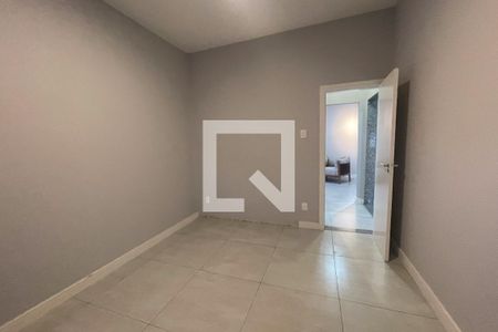 Quarto de casa para alugar com 2 quartos, 50m² em Jardim Vinte E Cinco de Agosto, Duque de Caxias