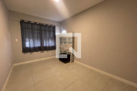 Quarto de casa para alugar com 2 quartos, 50m² em Jardim Vinte E Cinco de Agosto, Duque de Caxias