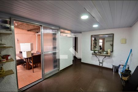 Sala de casa para alugar com 2 quartos, 81m² em Sampaio, Rio de Janeiro