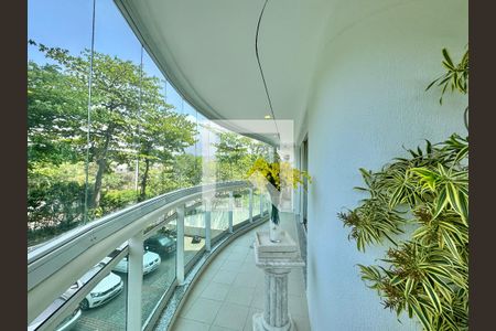 Varanda de apartamento à venda com 4 quartos, 220m² em Barra da Tijuca, Rio de Janeiro