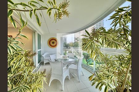 Varanda de apartamento à venda com 4 quartos, 220m² em Barra da Tijuca, Rio de Janeiro