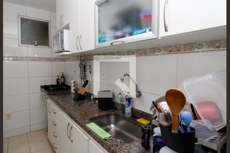 Cozinha de apartamento à venda com 3 quartos, 83m² em Heliópolis, Belo Horizonte