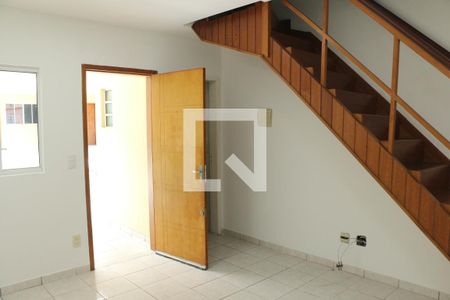 Sala de casa para alugar com 2 quartos, 65m² em Moquetá, Nova Iguaçu