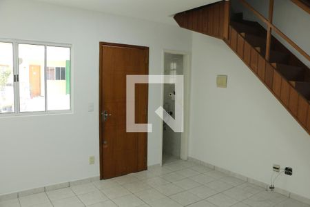 Sala de casa para alugar com 2 quartos, 65m² em Moquetá, Nova Iguaçu