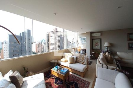 Apartamento para alugar com 240m², 3 quartos e 2 vagasSala