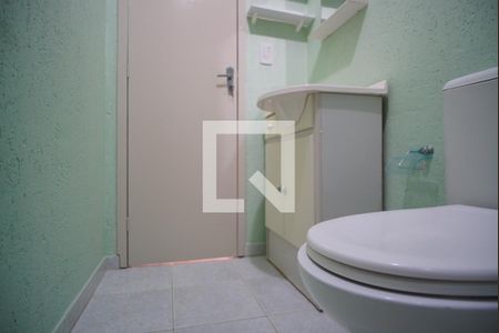 Banheiro Corredor de apartamento para alugar com 1 quarto, 42m² em Jardim Lindóia, Porto Alegre