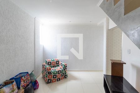 Sala de casa para alugar com 2 quartos, 70m² em Vila Nova Teresa, São Paulo