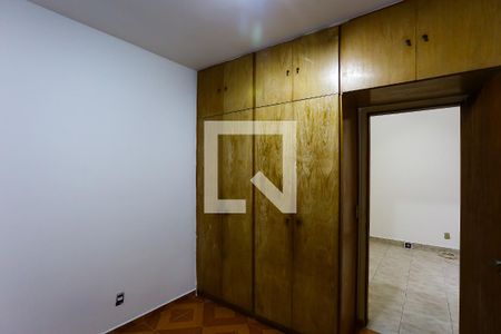 quarto 2 de casa à venda com 3 quartos, 110m² em Jardim Santa Terezinha, Taboão da Serra