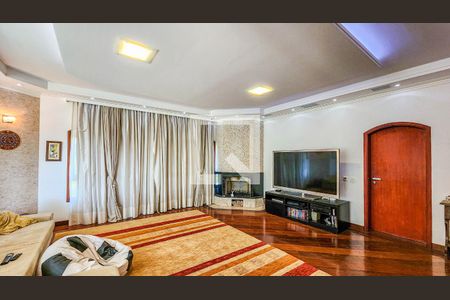 Sala de TV de casa de condomínio para alugar com 3 quartos, 479m² em Residencial Morada dos Lagos, Barueri