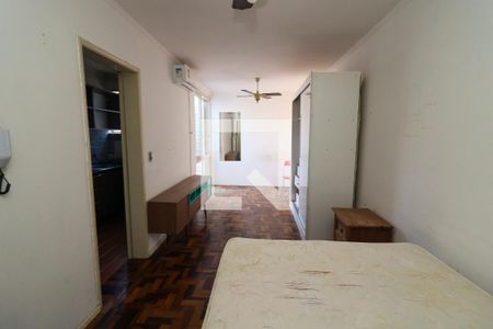 Sala/Quarto de kitnet/studio para alugar com 1 quarto, 39m² em Vila Joao Pessoa, Porto Alegre