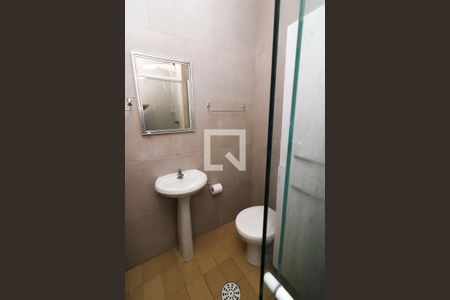 Banheiro de kitnet/studio para alugar com 1 quarto, 39m² em Vila Joao Pessoa, Porto Alegre