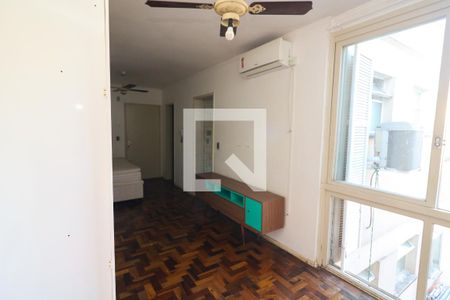 Sala/Quarto de kitnet/studio para alugar com 1 quarto, 39m² em Vila Joao Pessoa, Porto Alegre