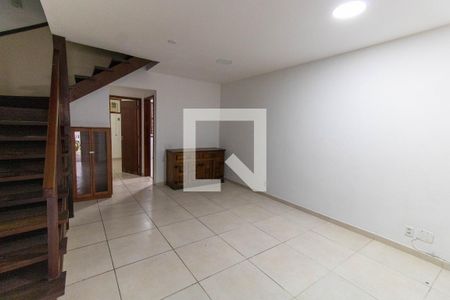 Sala de apartamento para alugar com 4 quartos, 140m² em Itaipu, Niterói