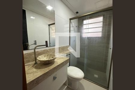 Banheiro de apartamento para alugar com 2 quartos, 45m² em Parque Sao Vicente, Santo André