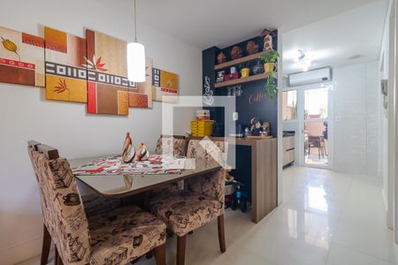 Sala de casa de condomínio à venda com 2 quartos, 96m² em Vila Nova, Porto Alegre