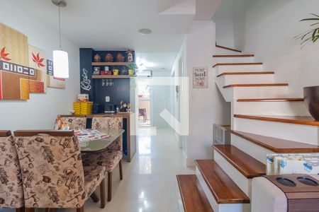 Sala de casa de condomínio à venda com 2 quartos, 96m² em Vila Nova, Porto Alegre