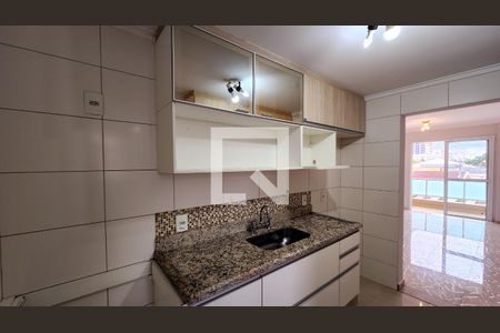 Cozinha e Área de Serviço de apartamento para alugar com 3 quartos, 77m² em Jardim Messina, Jundiaí