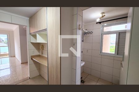 Cozinha e Área de Serviço de apartamento para alugar com 3 quartos, 77m² em Jardim Messina, Jundiaí